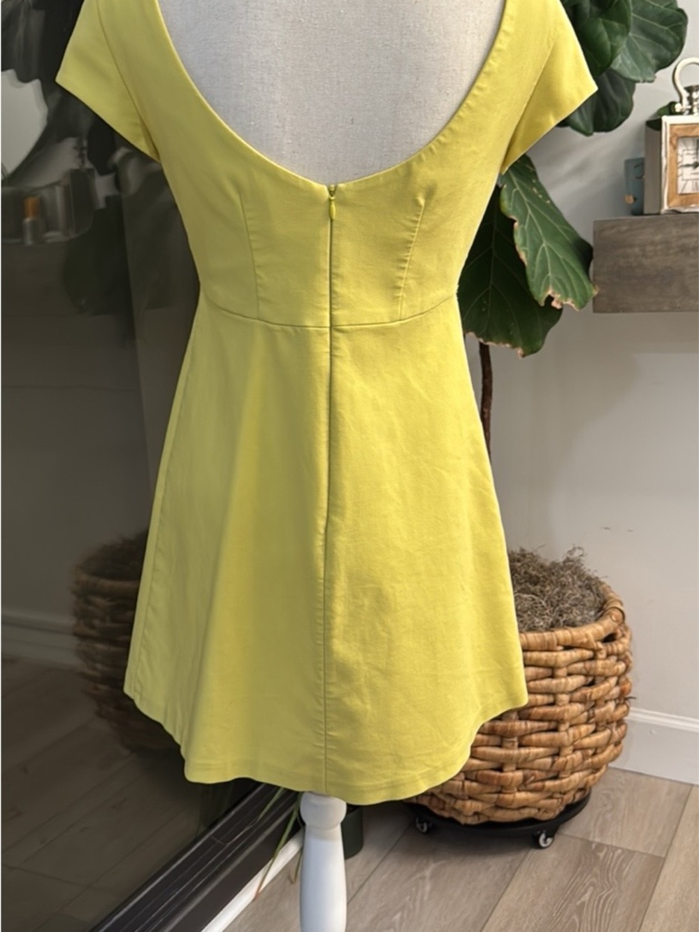 Trafaluc Yellow Green Short-Sleeve A-Line Dress - Women - Picture 3 of 3